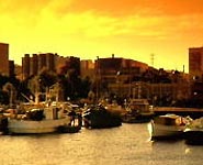 Hobart harbour at sunset - Image courtesy of Australia Tourism